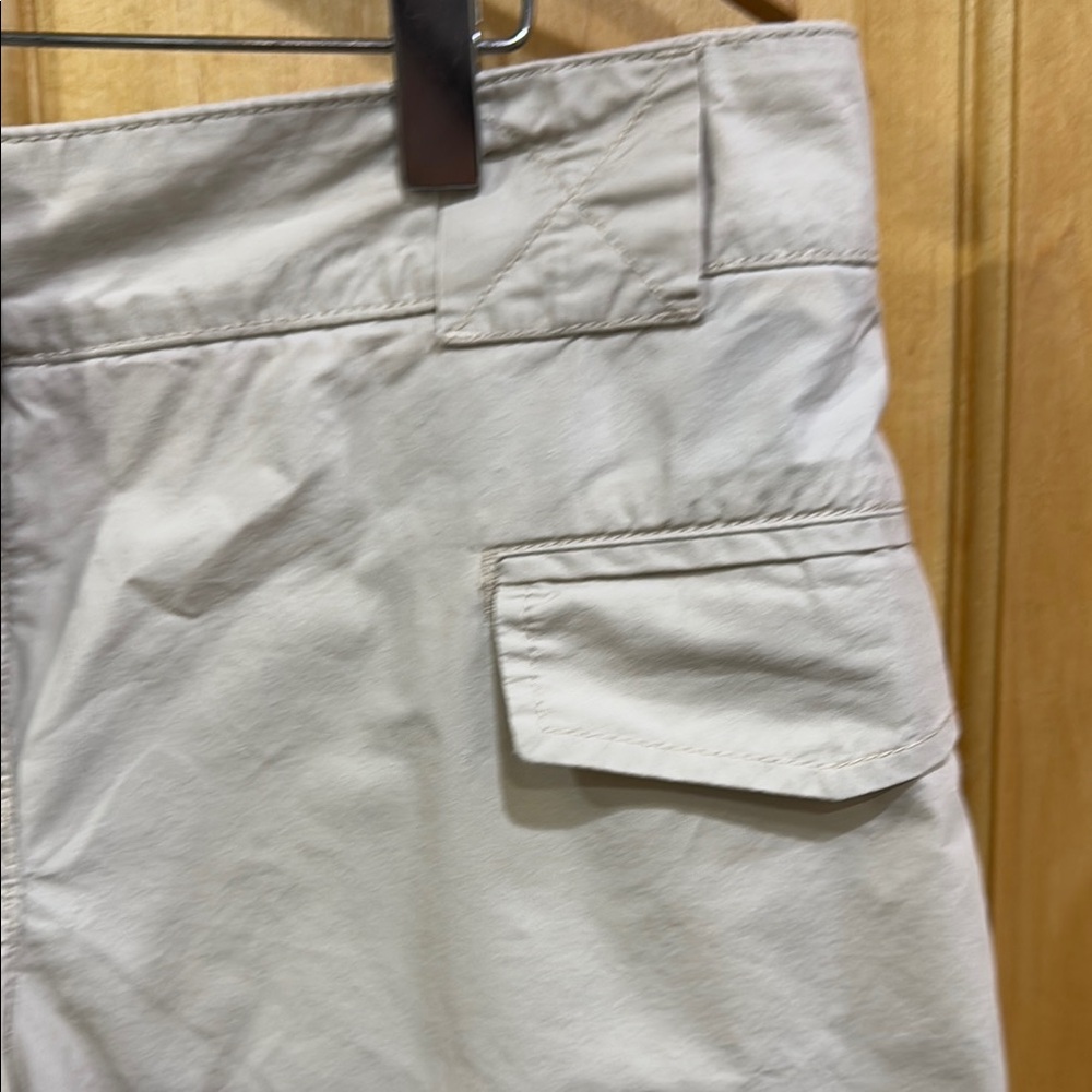 Tommy Hilfiger Cream Cargo Shorts Mid-Thigh Length size 10 - Picture 3 of 9